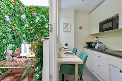 Sublime studio avec patio - Montorgueil - Tap to explore photos