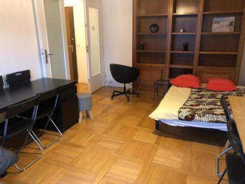 Beautiful apartment,South Paris - Tap to explore photos