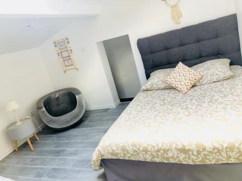 Fabulous apartment Air conditioned Nice Terrace 10 min from Paris - Tap to explore photos