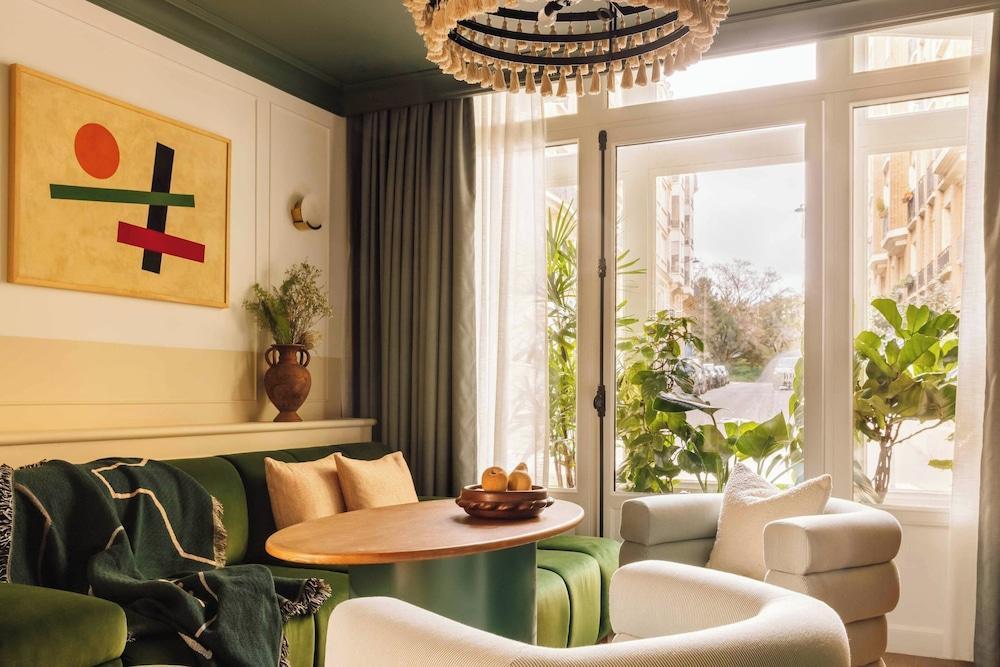 Le Jardin De Verre by Locke Room Type - Begonia Suite