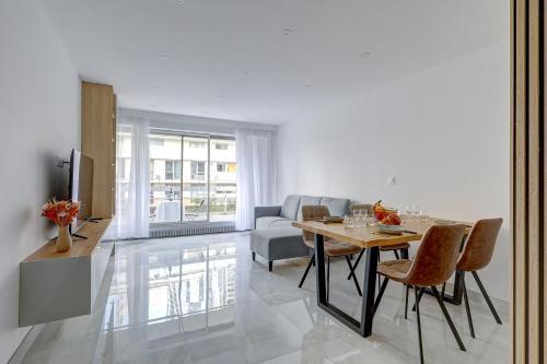 Suite au Cœur de Paris, Architecturale et Élégante - Tap to explore photos