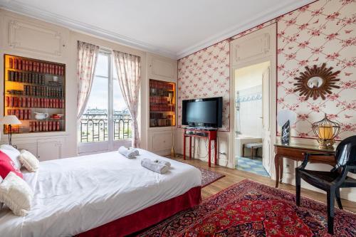 Champs Elysées I Vue sur Tour Eiffel & Spacieux