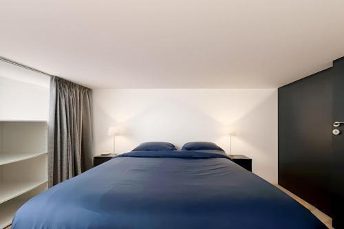 Charming atypical apartment - Gare de l'Est - Tap to explore photos