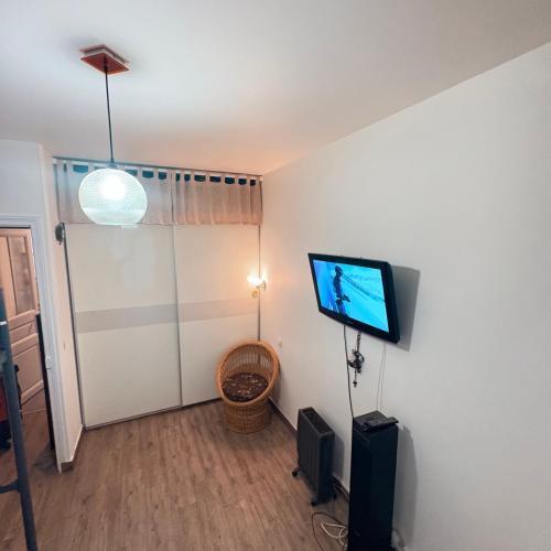Appartement Paris 18 - Tap to explore photos