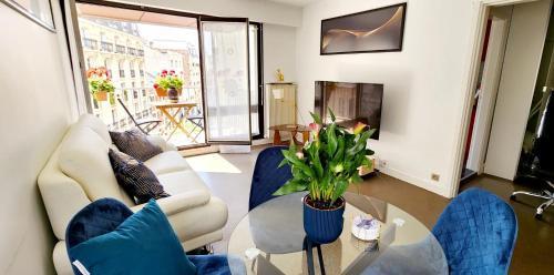 Village Faidherbe Appartement d'Angle Moderne - Tap to explore photos