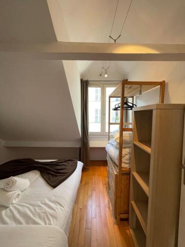 Cosy appartement place des Abbesses-Sacré-Cœur ! - Tap to explore photos