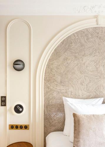 Merveil - Signature Suite - Marais -Turbigo III - Tap to explore photos