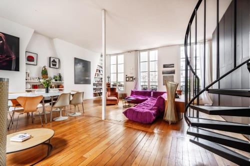 Veeve - Haut Marais Glam - Tap to explore photos