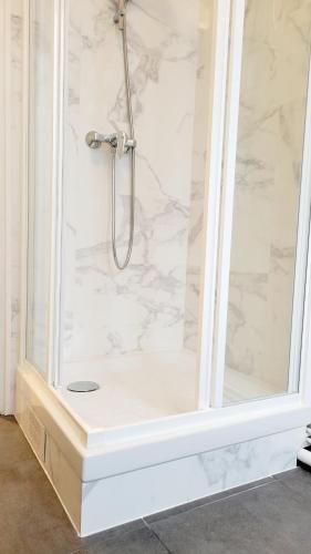 Clichy Luxe Living - Tap to explore photos