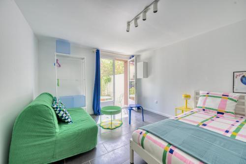 Paris Orly Metro 7 et 14 Room Type - One-Bedroom Apartment with Garden View