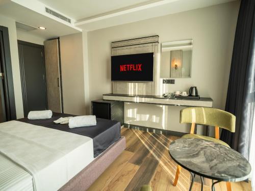 Comfort Point Three Hotel