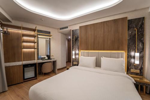 Erba Hotel Room Type - Double Room