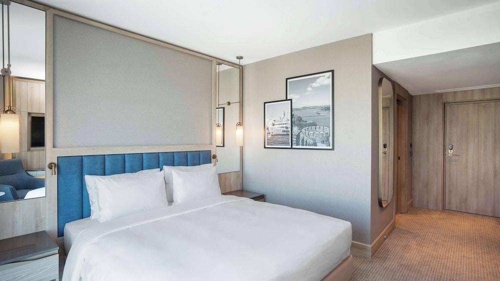 Radisson Hotel Istanbul Merter - Tap to explore photos