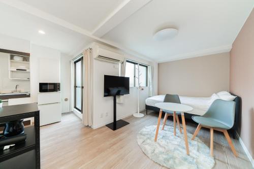 MX House - Cozy APT Stay in Ikebukuro Tokyo, with Direct Access to Shinjuku & Shibuya - Tap to explore photos