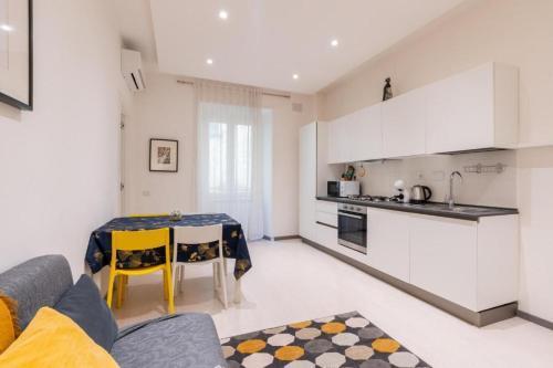 Mameli 56 - Apartment in Palazzo Storico Trastevere - Tap to explore photos