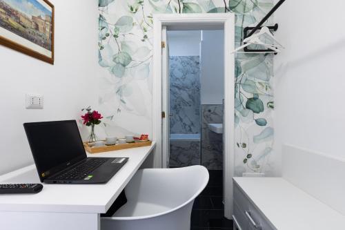 Fantastic Rome Guest House - Tap to explore photos