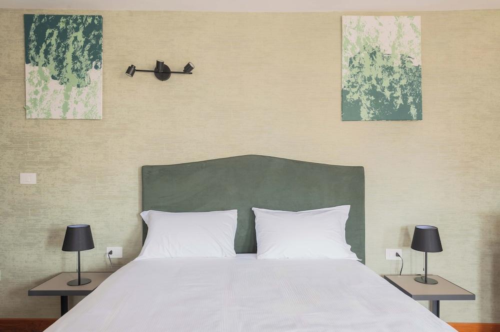 Adelante Rooms San Giovanni Room Type - Deluxe Triple Room