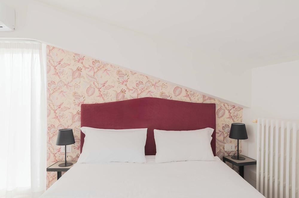 Adelante Rooms San Giovanni Room Type - Junior Triple Room