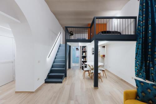 Modern loft in central Rome - Tap to explore photos