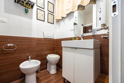 Blu Escher Mini apartment at Vatican - Tap to explore photos