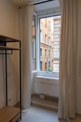 When in Rome - In Apartment Massage Experience - Tap to explore photos