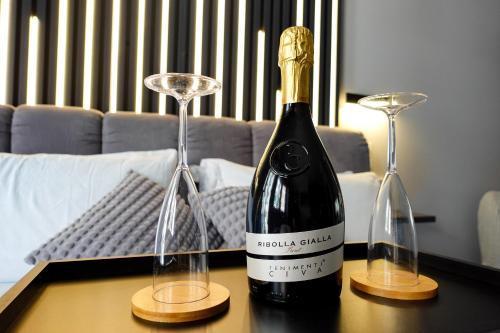 HeySuite - Luxury House - ROMA Trastevere - Tap to explore photos