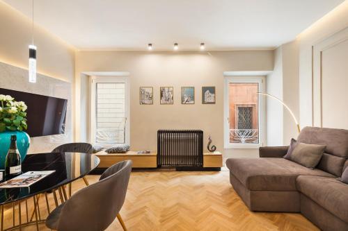 Spanish Steps Modern Gem Room Type - One-Bedroom Deluxe Apartment