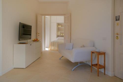 Panoramic Quirinal Penthouse - Tap to explore photos