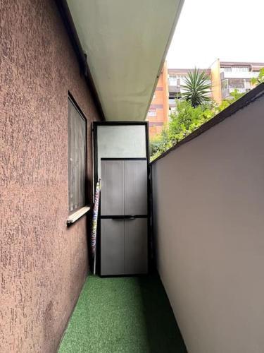 Daisy Home - Tiburtina loft in Rome WiFi - Tap to explore photos
