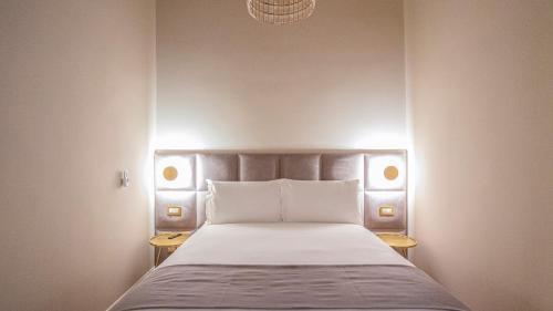 Navona Comfort Rooms - Tap to explore photos