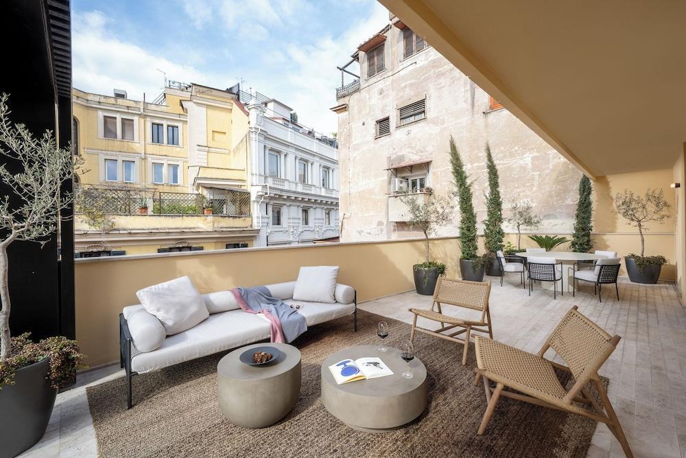 master Trevi Room Type - One-Bedroom Apartment with Big Terrace