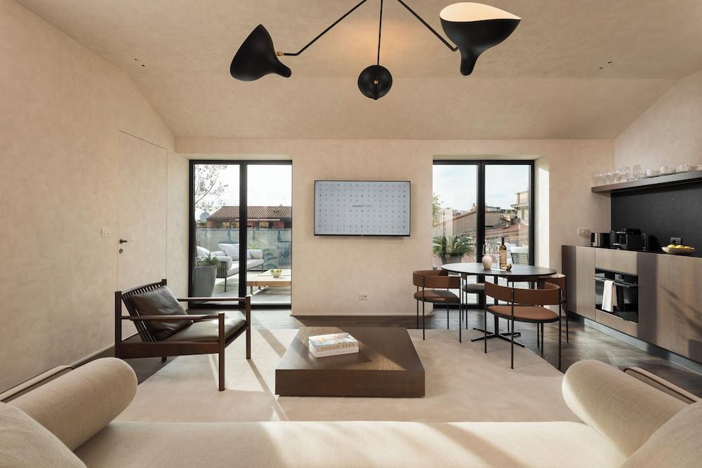 master Trevi Room Type - Three-Bedroom Penthouse with Big Terrace master Trevi Room Type - Three-Bedroom Penthouse with Big Terrace