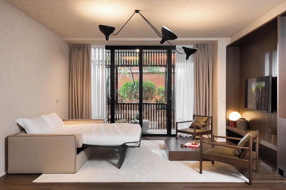 master Trevi Room Type - Large Studio Ground Level master Trevi Room Type - Large Studio Ground Level