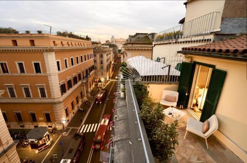 Cloud 7 Roma Hotel Room Type - Deluxe Double Room with Balcony