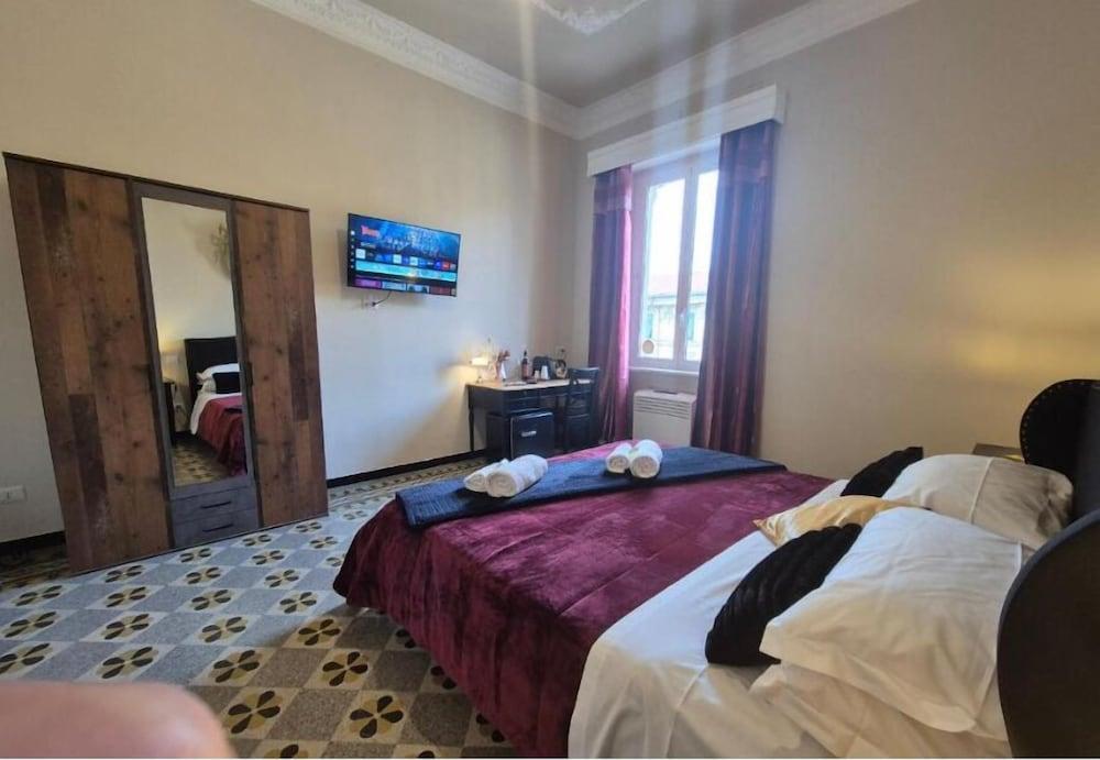 HEBE Eternity Rooms - Tap to explore photos