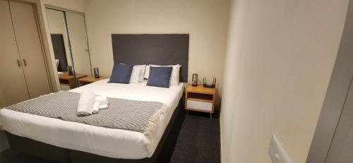 Centre Collins Room Type - One-Bedroom Apartment