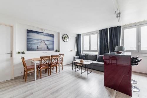 Appartement Versailles Eiffel Room Type - Three-Bedroom Apartment