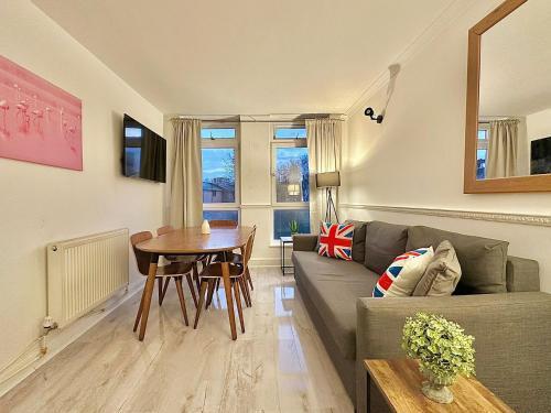 Abbey road apartment - Tap to explore photos