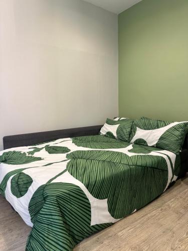 Vatican Green R-Home