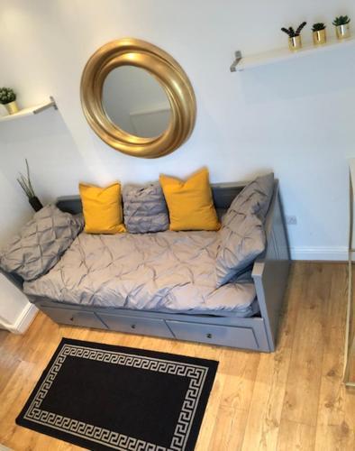 Cosy Heartfelt Room in a Home - Tap to explore photos
