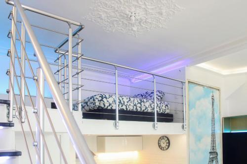 studio parisien renovated - close to the Pantheon - Tap to explore photos