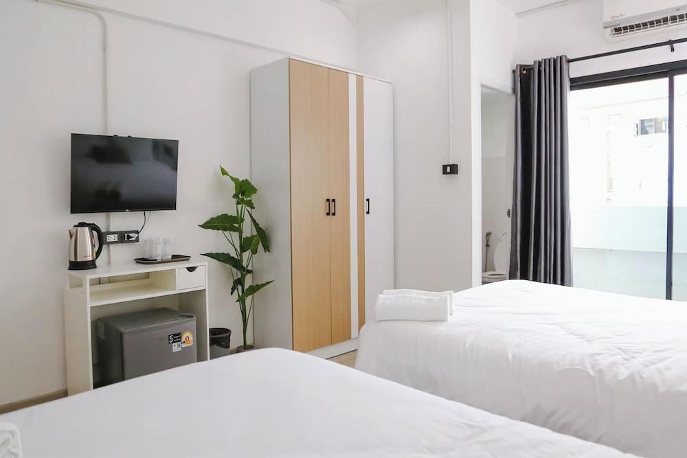 Chana Bangkok Hotel - Tap to explore photos