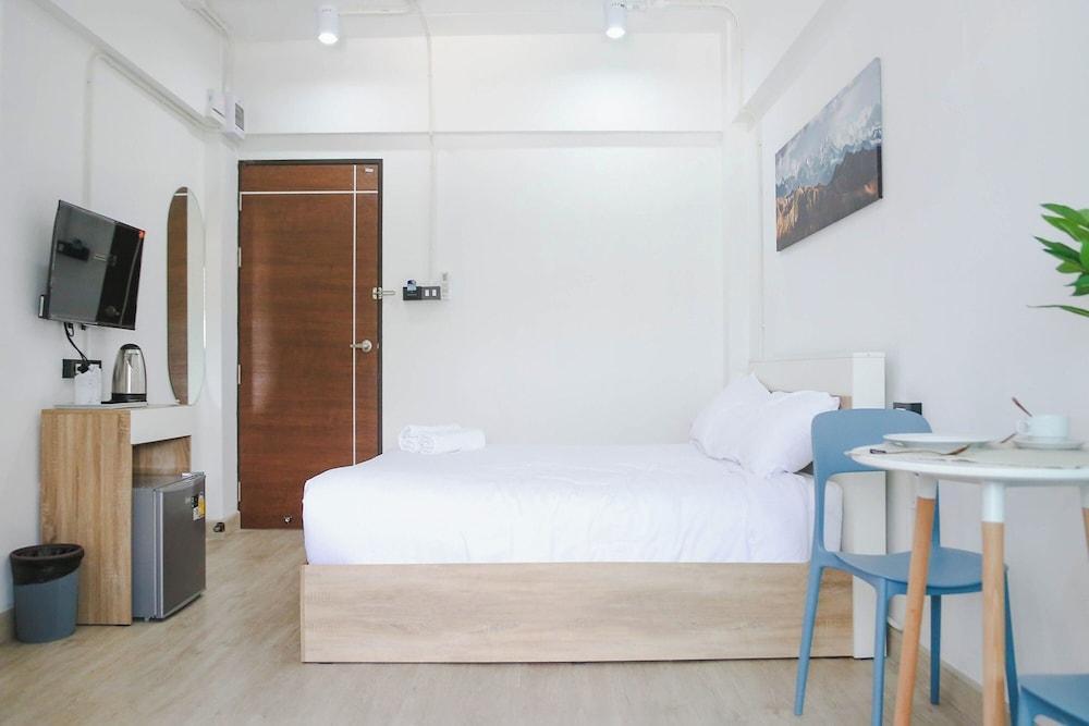 Chana Bangkok Hotel Room Type - Standard Room