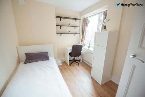 Great Central London Flat - Tap to explore photos
