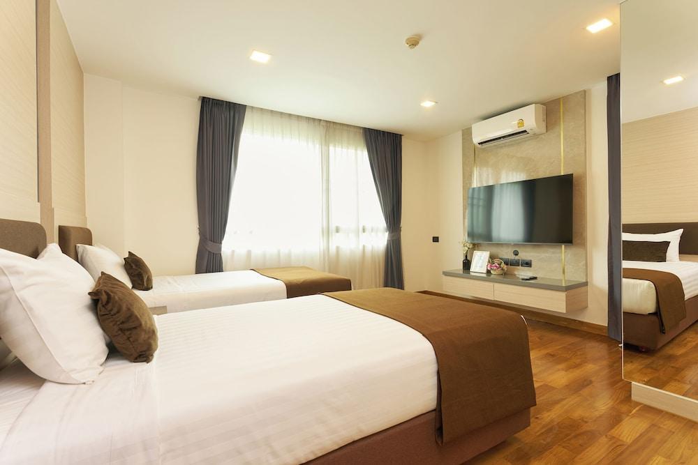 Shine Thonglor Room Type - Family Suite