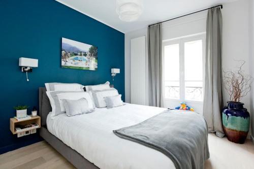 Appartement de luxe 1 chambre Tour Eiffel avec balcon - Tap to explore photos