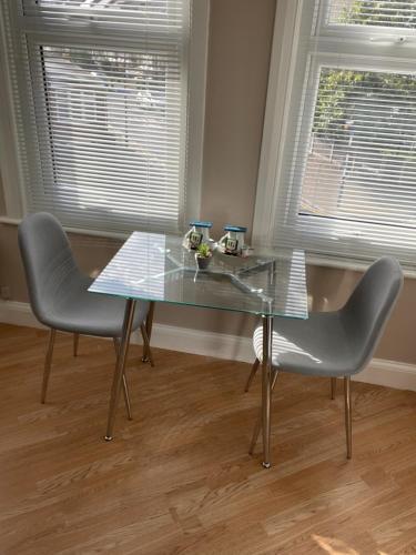Studio in the heart of Walthamstow Village - Tap to explore photos