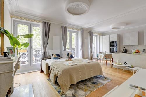1er Arrondissement Paris Luxueuse Suite - Tap to explore photos