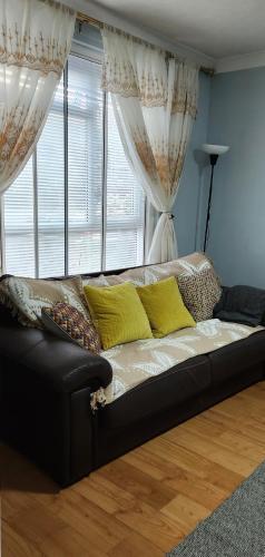 Amalia's Guest House - Tap to explore photos
