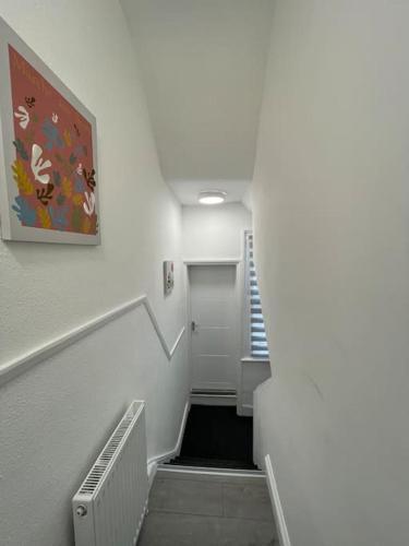 Pearl- Deluxe London Studio Flat - Tap to explore photos